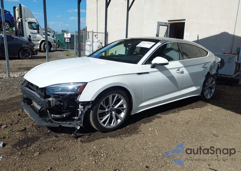 2022 Audi A5 Sportback Premium 40 Tfsi Quattro S Tronic z USA, uszkodzony, nr VIN WAUABCF52NA030845